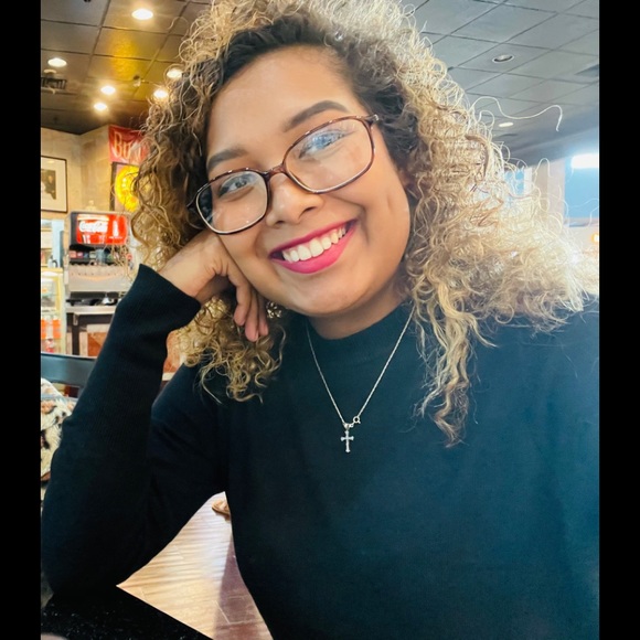 Meet your Posher, Ally - Picture 1 of 1